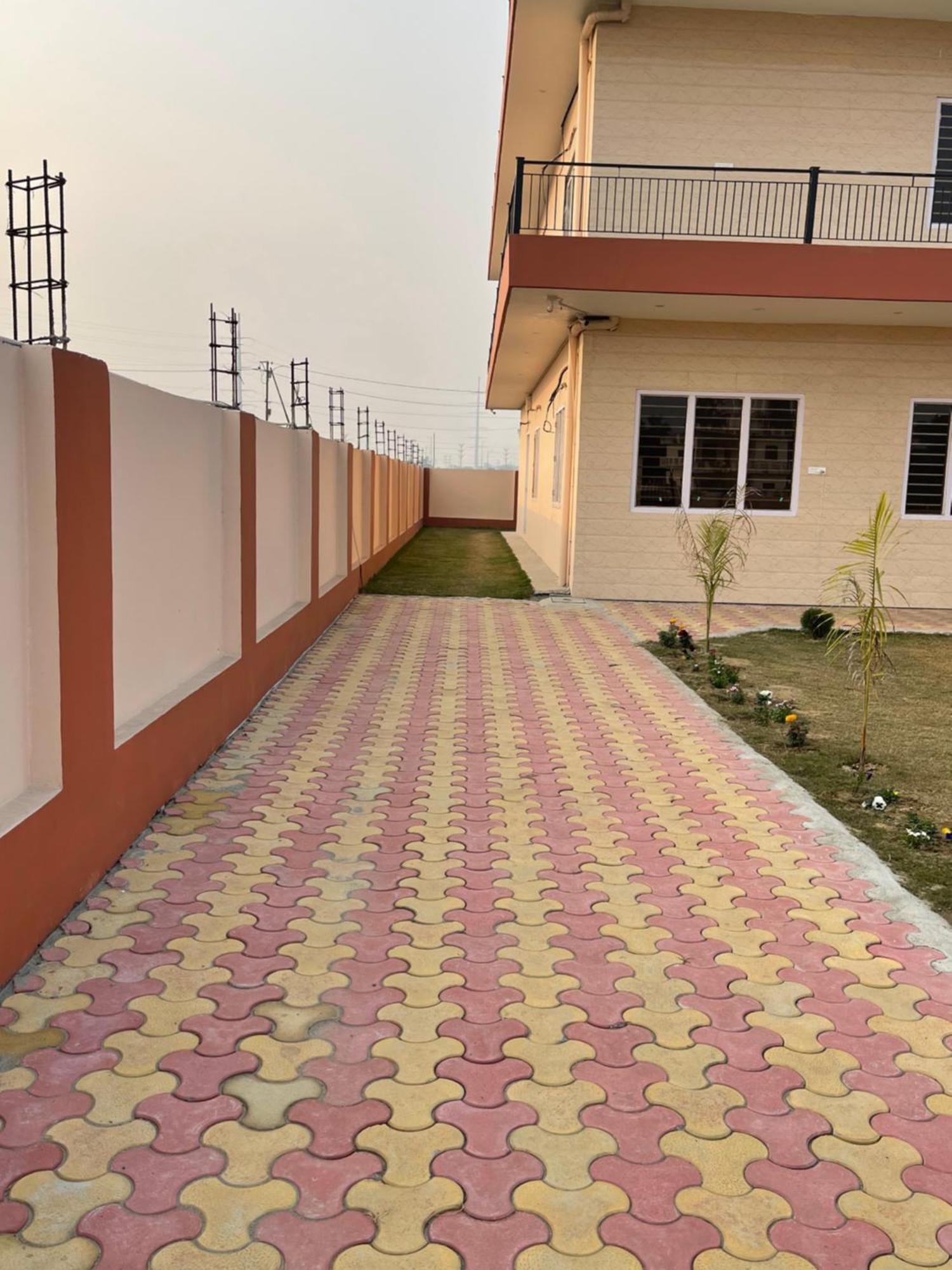 Готель Shrinath Residency Велика Нойда Екстер'єр фото