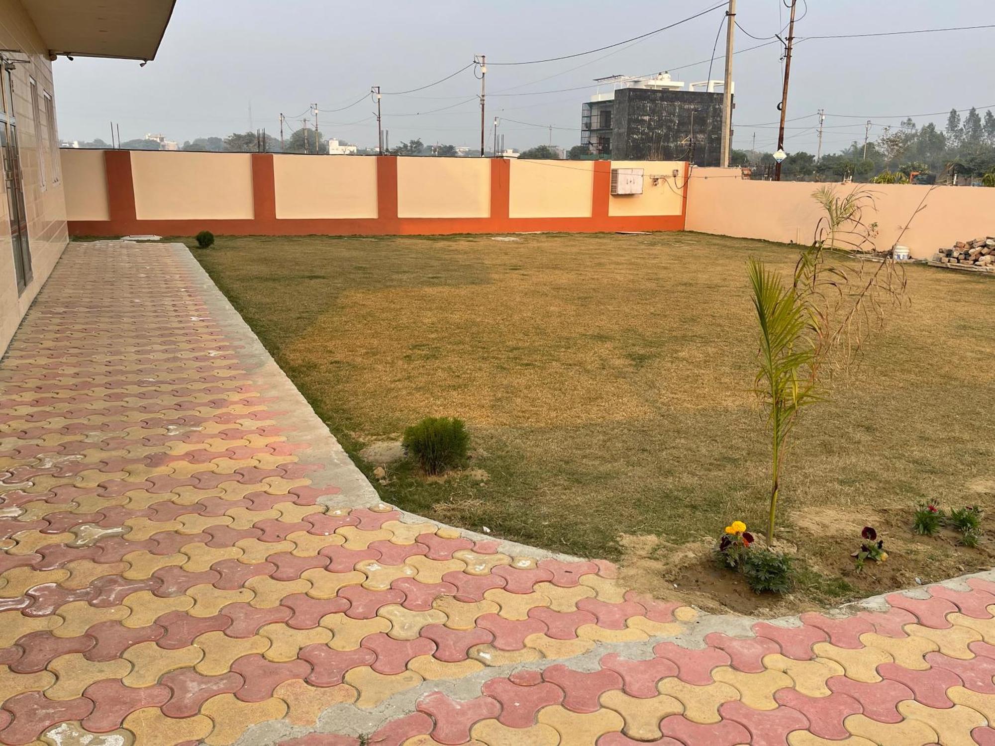 Готель Shrinath Residency Велика Нойда Екстер'єр фото