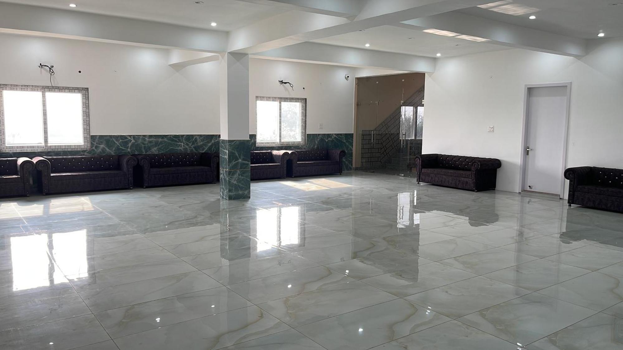 Готель Shrinath Residency Велика Нойда Екстер'єр фото